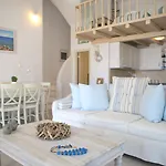 Ξενοδοχείο με διαμερίσματα Niriides Homes &