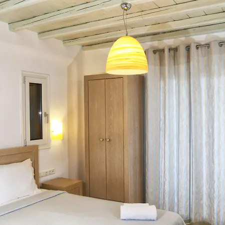Niriides Homes & Lejlighedshotel 4*