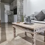 Aparthotel Niriides Homes &