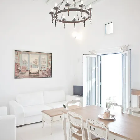 Апарт-отель Niriides Homes & 4*