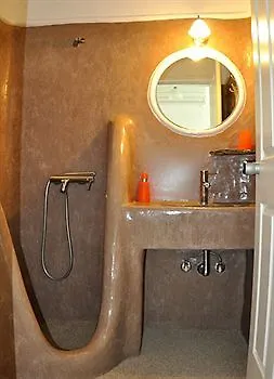 Niriides Homes & מלון דירות 3*