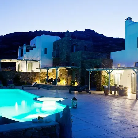 Niriides Homes & מלון דירות 3*