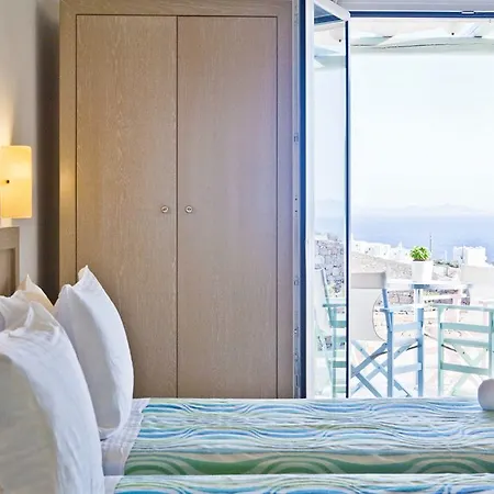 מלון דירות Niriides Homes & 3*