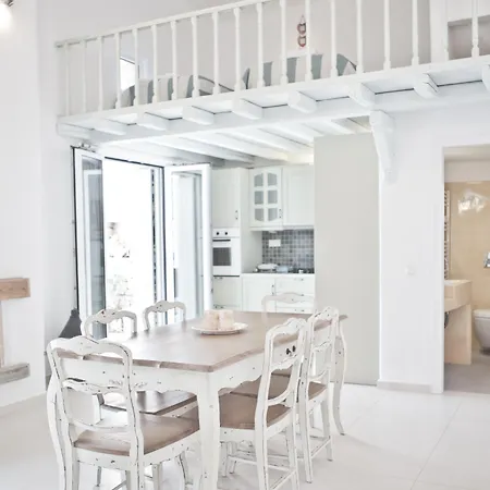 Niriides Homes & Apartahotel 4*