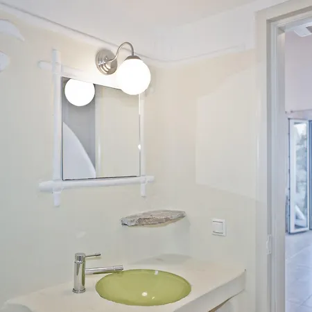 Apartahotel Niriides Homes &
