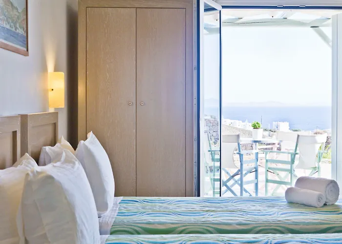 Niriides Homes & 4* Elia (Mykonos)