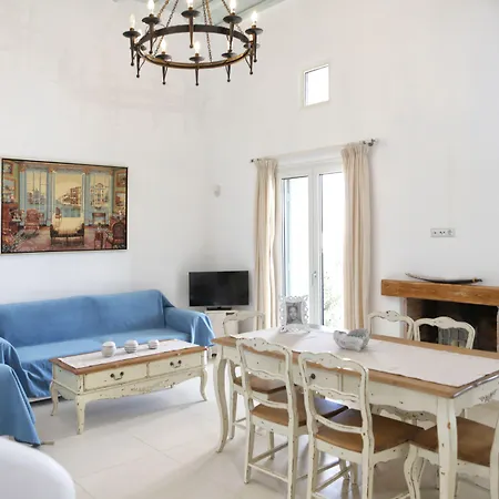 Niriides Homes & 4* Elia (Mykonos)