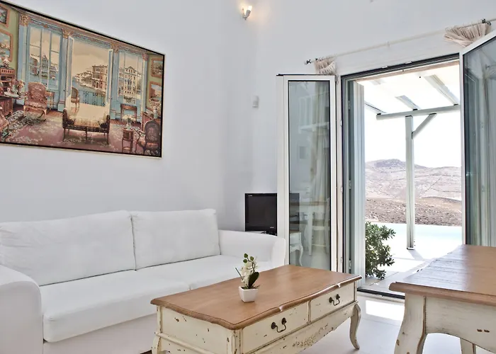 Niriides Homes & 4* Elia (Mykonos)